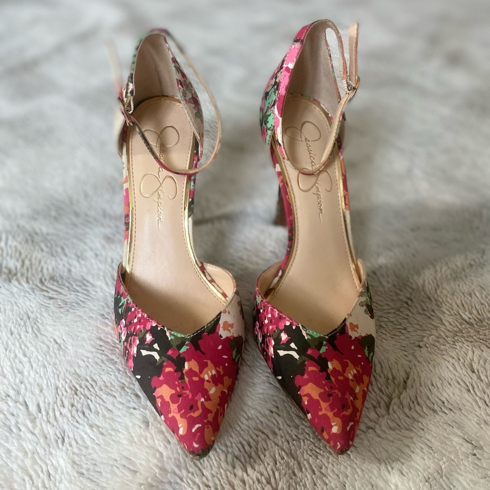GUC Floral Jessica Simpson Pumps
